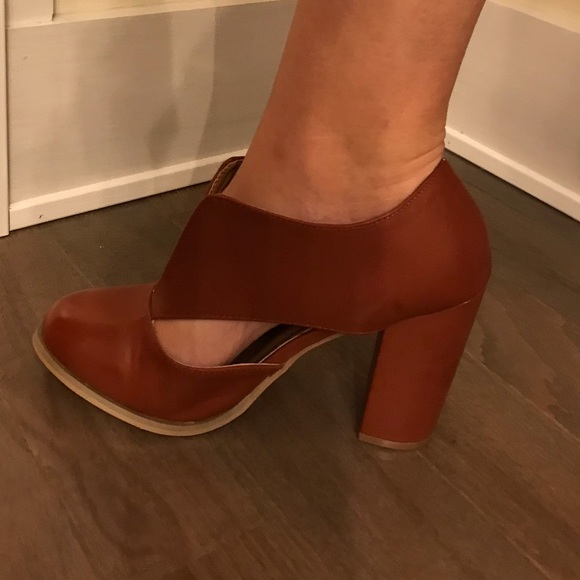 Auburn Cut Out Booties - Picture 5 of 5